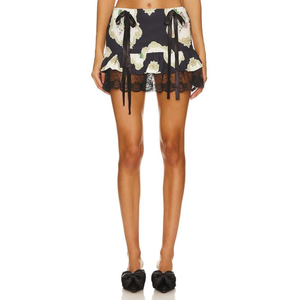 Zemeta Renaissance Rose Tutu Skirt in Black
